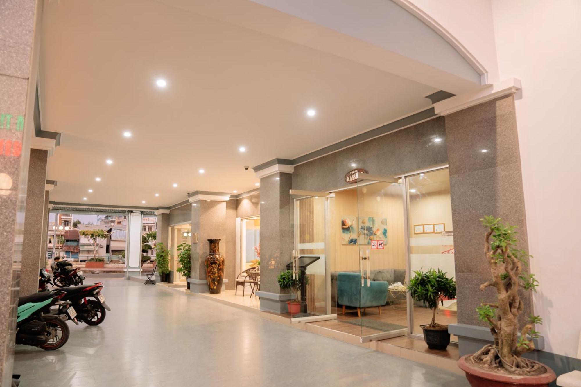 Song Tien Hotel Mỹ Tho Exterior foto
